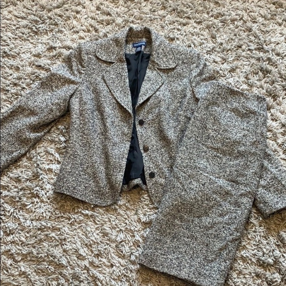 Ann Taylor Wool Blazer size 8 (true size 6)